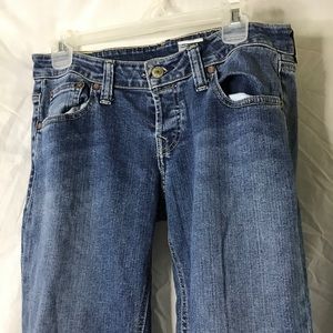 Dark blue levis jeans